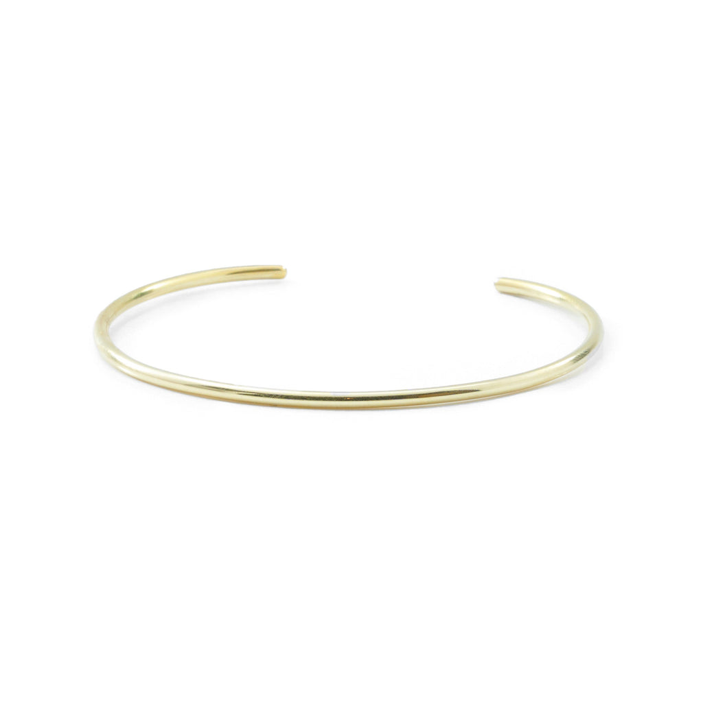 Introducing a beautifully crafted rose gold cuff bracelet, designed with two delicate wires. Available in both smooth and hammered finishes, this elegant piece is offered in sizes ranging from X-Small to Large, with custom sizing options to ensure a perfect fit.