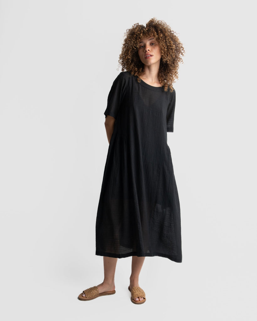 Everyday black dress, small sustainable clothing brands, sustainable clothing brands, pure organic cotton clothing, where to buy organic cotton clothes, all cotton women's clothing, cotton clothes online, 100 cotton women's clothing, soft cotton clothes for women's, minimalist clothing women, minimalist store clothes