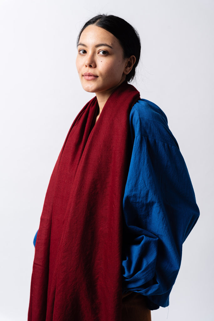 Bulk-cashmere-stole-manufacturers-in-the-US-and-UK-Sangria-red-pashmina-stole